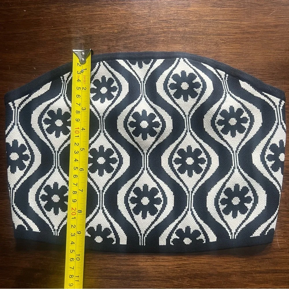 Finders Keepers Quinn Knit Tube Crop Top - Picture 5 of 7